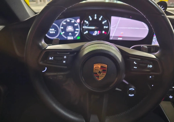 Porsche 911 cena 540000 przebieg: 34500, rok produkcji 2020 z Warszawa małe 137